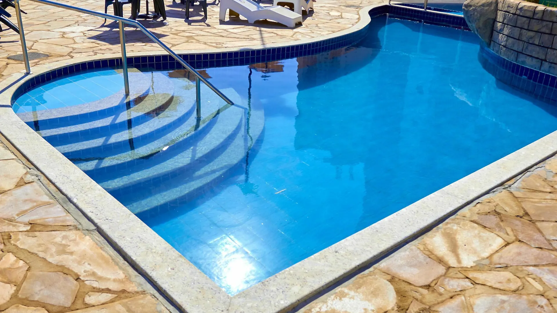 Golden Dolphin Aparthotel Caldas Novas 3*,